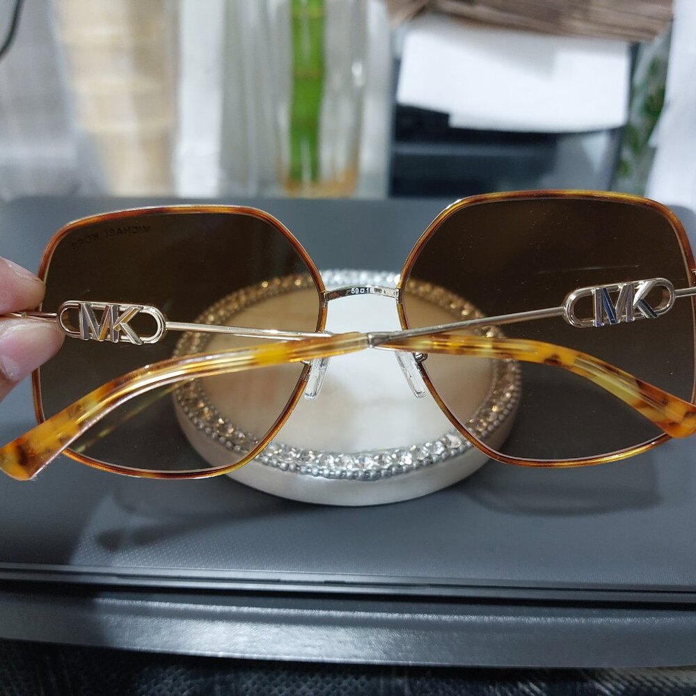 Michael Kors MK1127J Empire Butterfly Brown Gradient Ladies Coolest Sunglasses - Picture 11 of 11